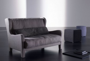 Двухместный диван в полной обивке тканью от Meridiani