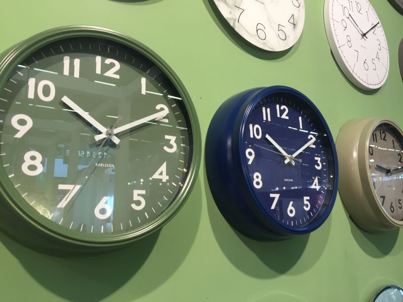 Green and blue karlsson clocks