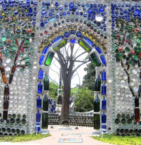 glass-bottle-walls-bottlechapel