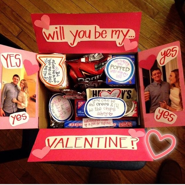 Подарки на День святого Валентина: коробка с со сладостями