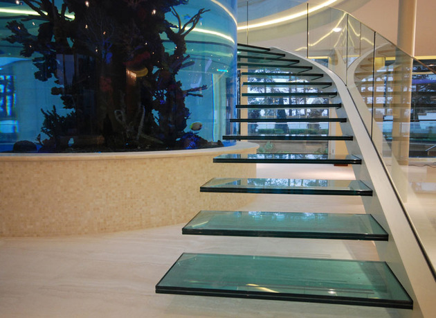 unusual-unique-staircase-modern-home-aquarium-2.jpg