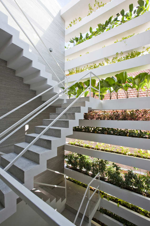unusual-unique-staircase-modern-home-veggie-garden.jpg
