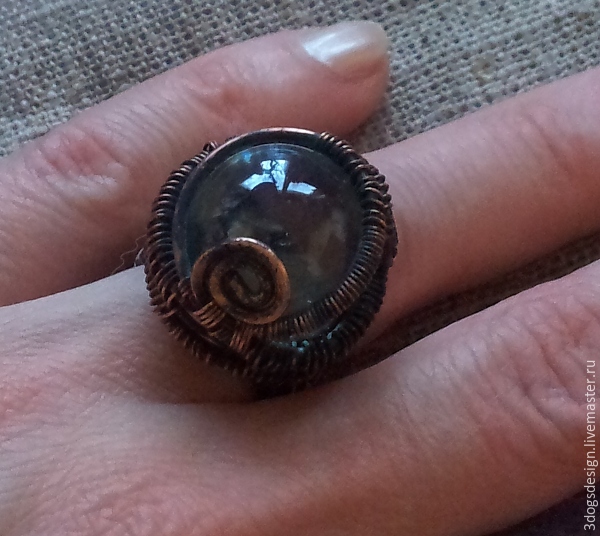 «Бюджетный брульянт», или Делаем кольцо со стеклянным шариком из медной проволоки, фото № 30