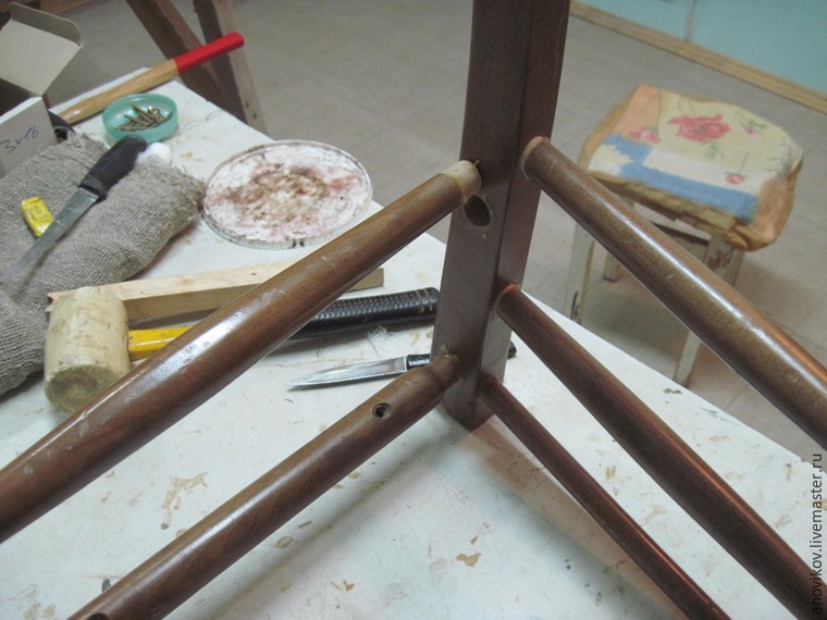 Ремонт стула с круглыми проножками с усилением. Часть 1: подготовительные работы и первое склеивание, фото № 3