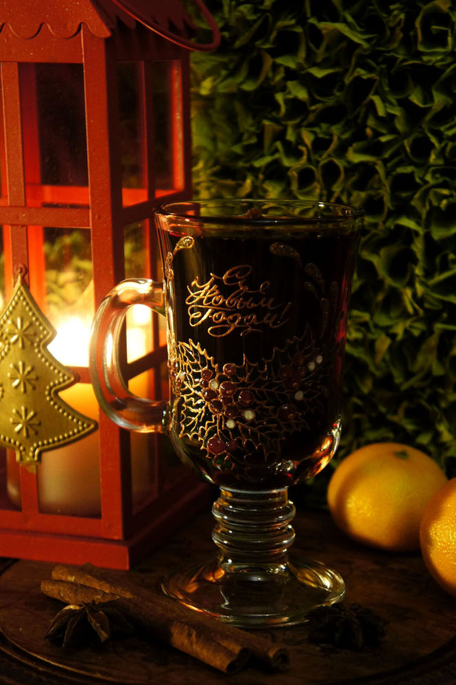 Расписываем красками по стеклу новогодние бокалы для согревающего напитка, фото № 11