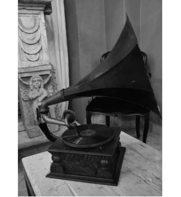 Граммофон и патефон как предмет декора винтажного интерьера, фото № 38