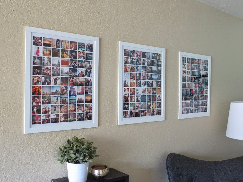 Коллажи из праздничных фотографий на стене гостиной