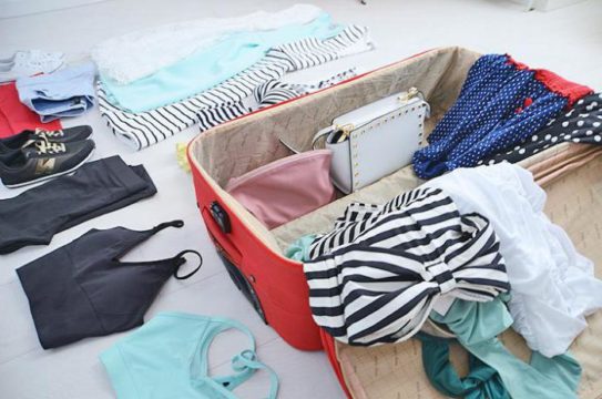 Как правильно и компактно складывать вещи: в шкаф, чемодан, рюкзак, сумку и комод