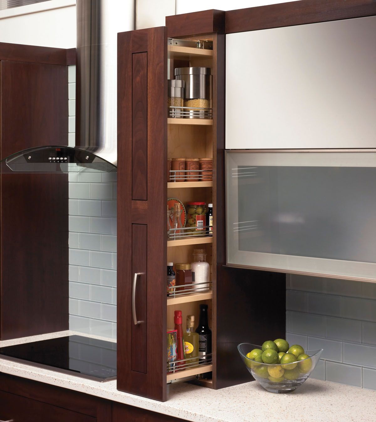 Кухонные шкафы узкие: высокий выдвижной напольный пенал на кухню .