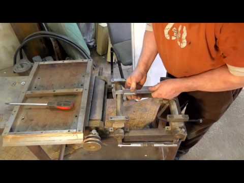 Механизм подъёма строгального стола/  The mechanism of lifting the planer table