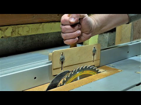 Толкатель для циркулярной пилы для мелких деталей.How to saw small parts with a circular saw