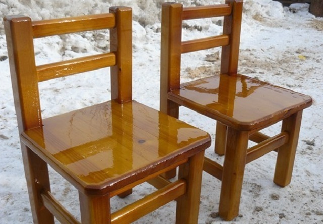 Проверенная временем модель – массивный деревянный стул