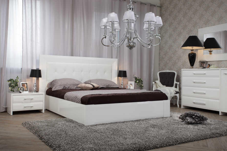 Если вы решили оформить спальню в стиле хай-тек, тогда необходимо помнить о том, что в комнате должен преобладать серый цвет 