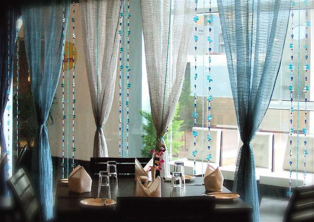 Наиболее органично шторы из натуральной ткани смотрятся в спальне, детской, гостиной