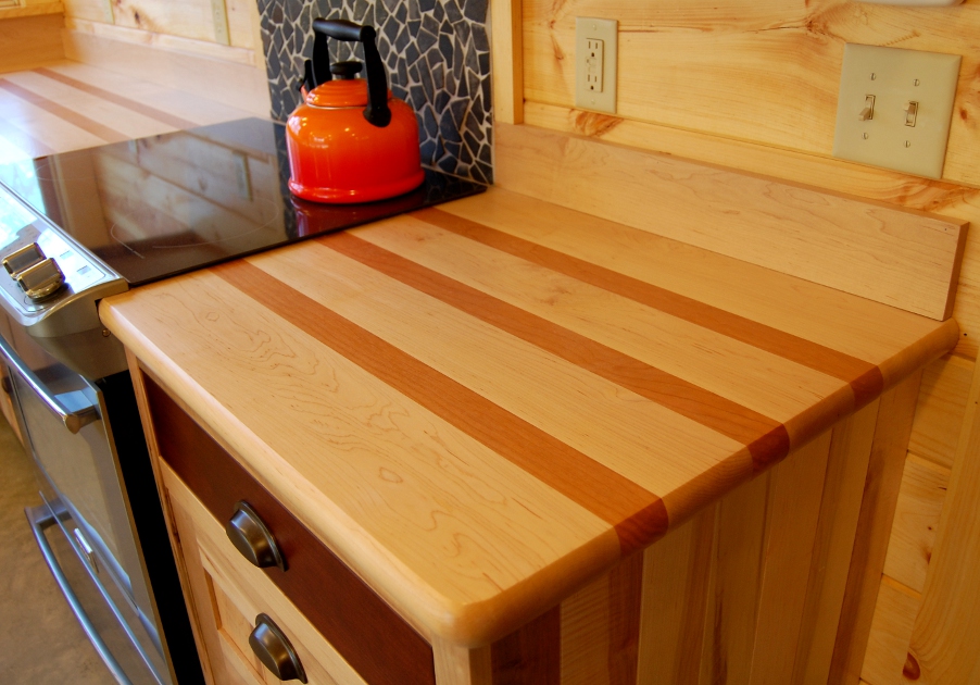 Деревянные кухонные столешницы в светлых тонах - фото 3
