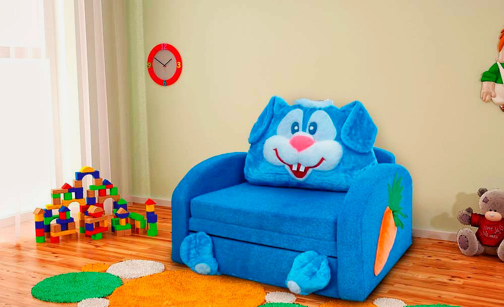 Детское кресло-кровать в виде голубого зайца