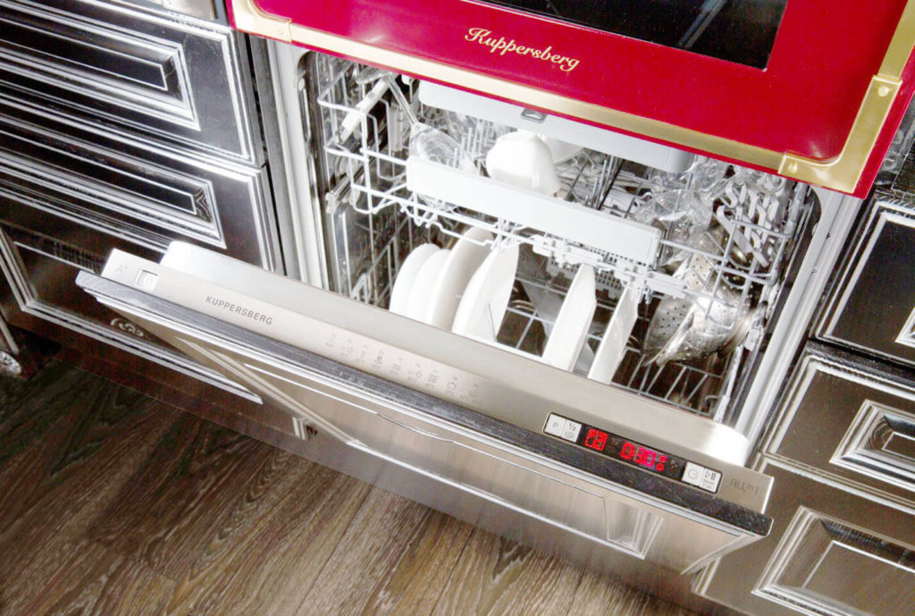 Фото посудомоечной машины встроенной под духовым шкафом