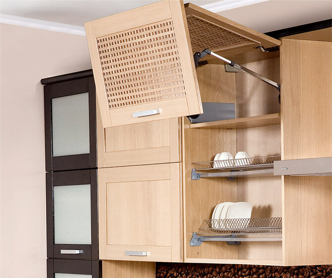 Навесной кухонный шкаф для посуды с рамочным вентилируемым фасадом с подъёмным механизмом открытия
