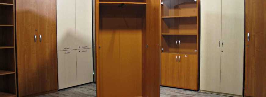 Особенности шкафов для одежды офисных, обзор моделей