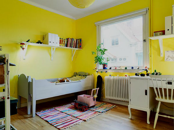 Детская белая мебель с желтым