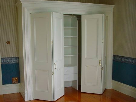 Дверь гармошка в гардероб