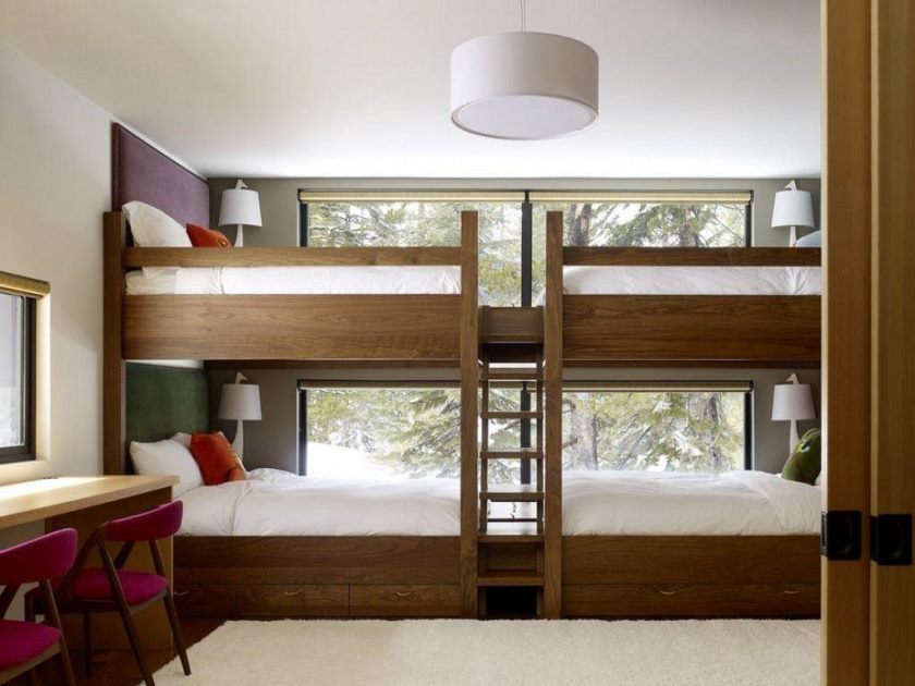 Кровать под потолком для детской комнаты