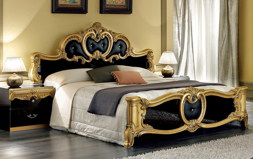 Красивая кровать в итальянском стиле