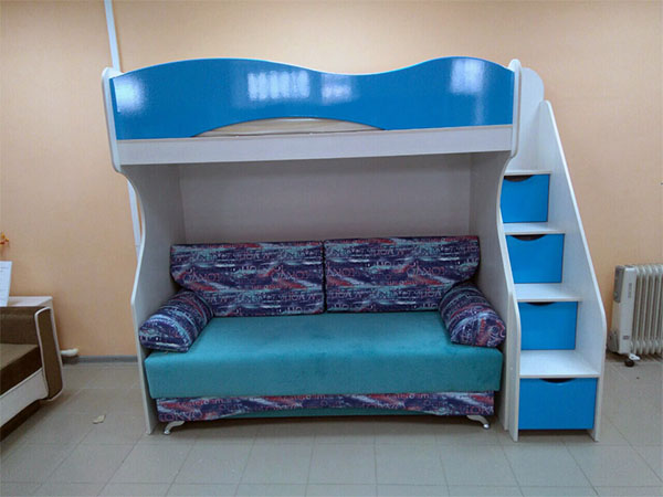 Кровать-чердак с диваном из МДФ