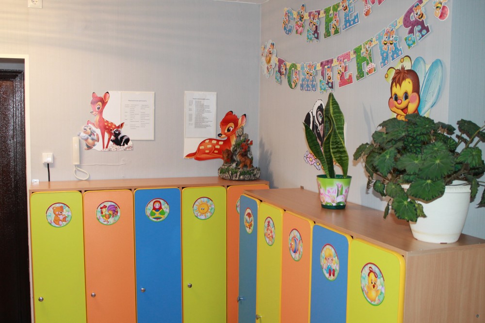 Раскрасить шкафчики в детском саду