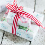 Распечатай и заверни: бесплатные файлы для упаковки новогодних подарков