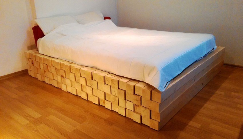 Кровать двуспальная из массива гевеи