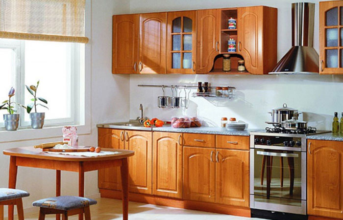 Правильно расставить мебель в маленькой кухне особенно важно