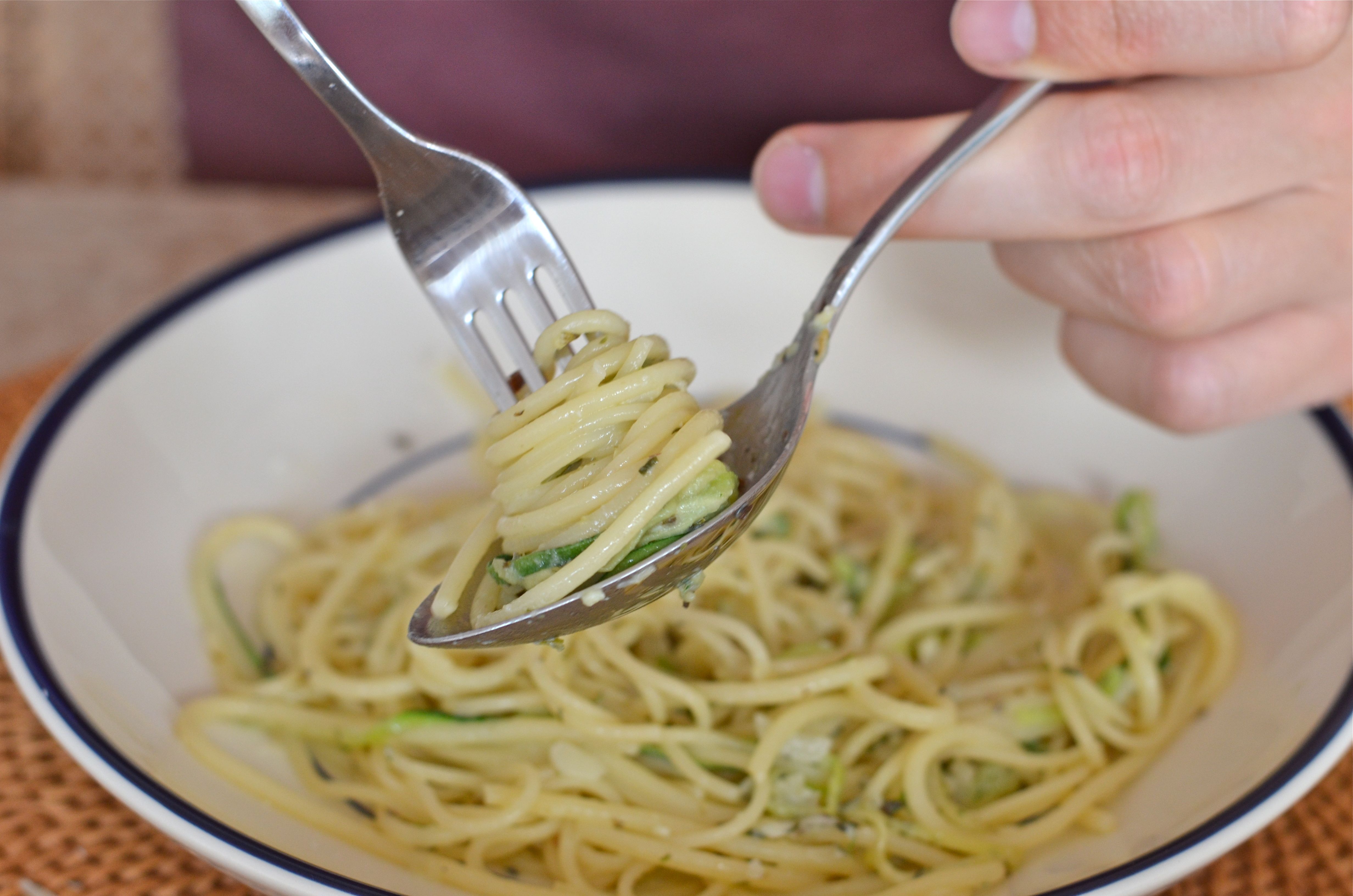 Спагетти в тарелке