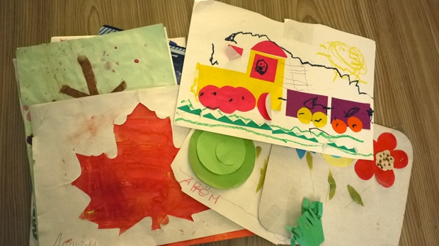 Как оформить папку для рисунков в детском саду   фото идеи013