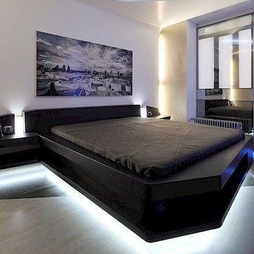 Изысканная спальня в стиле хай-тек