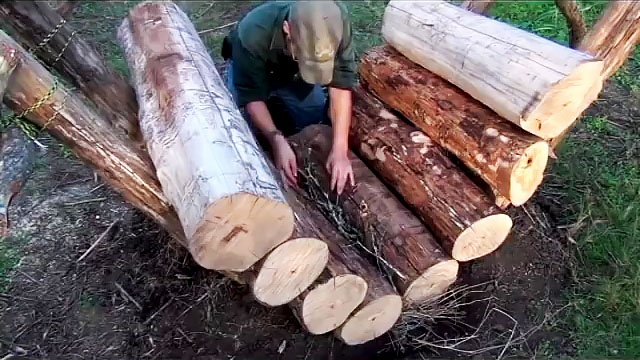 Самоподдерживающийся костер длительного горения