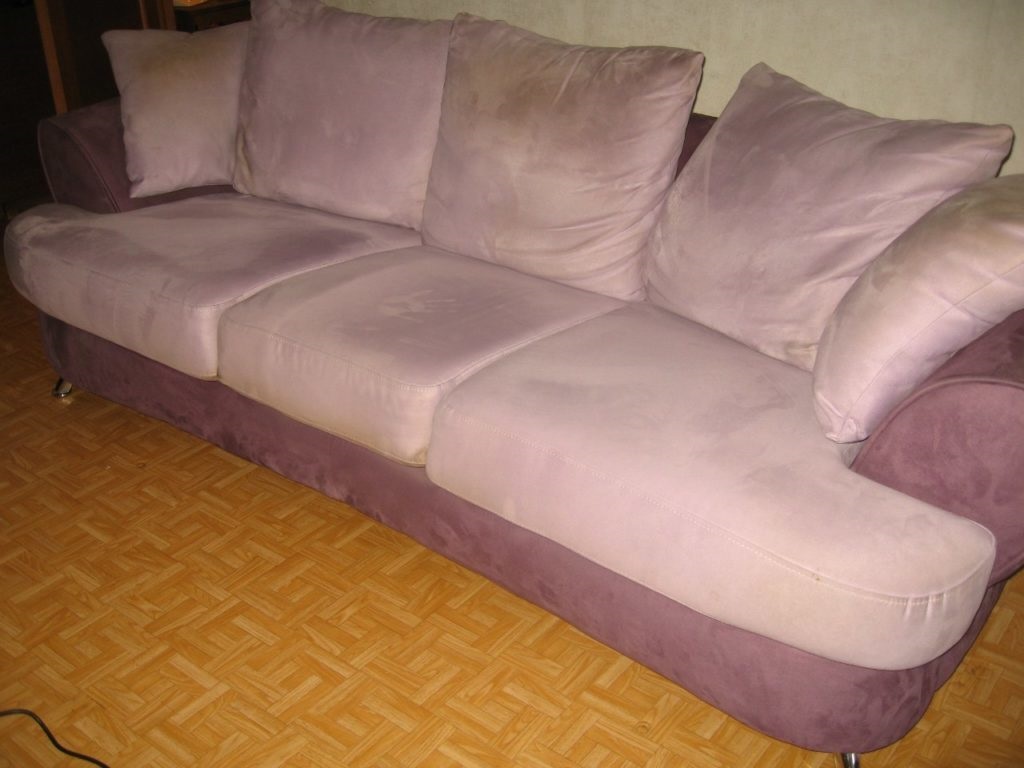 Почистить диван от плесени