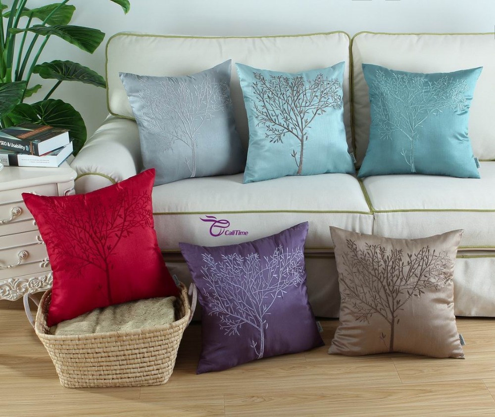 подушки для дивана разных цветов