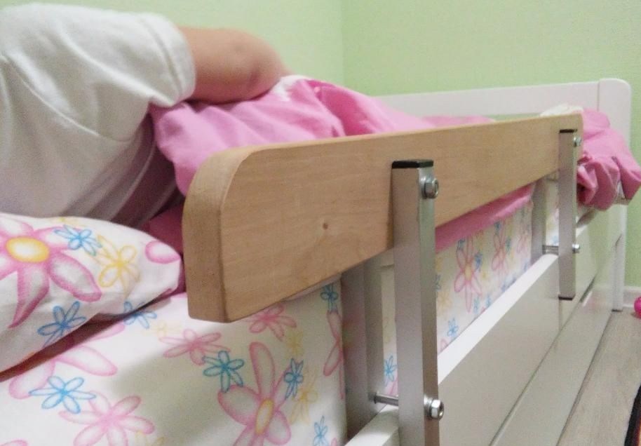 Ограничитель от падения с кровати для ребенка