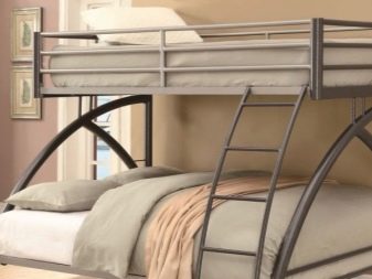 Металлические детские кровати: от кованых моделей до вариантов с люлькой