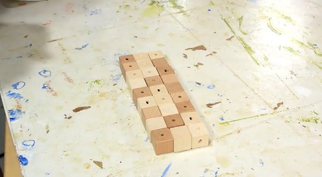 Головоломка «змейка» из деревянных кубиков