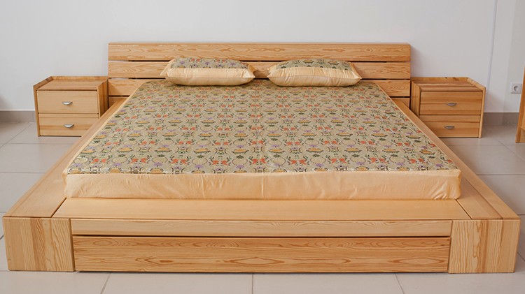 Новая кровать из сосны