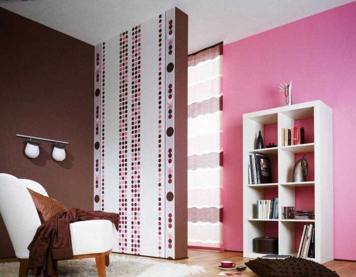 сочетание светлого розового в стиле комнаты с другими цветами