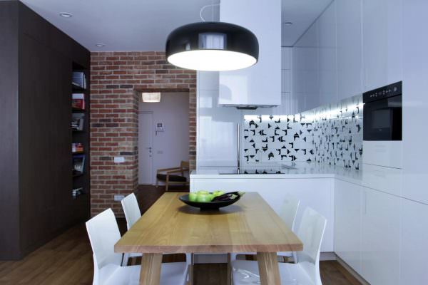 Создавая кухню в стиле минимализма очень важно увеличить пространство как визуально, так и функционально.