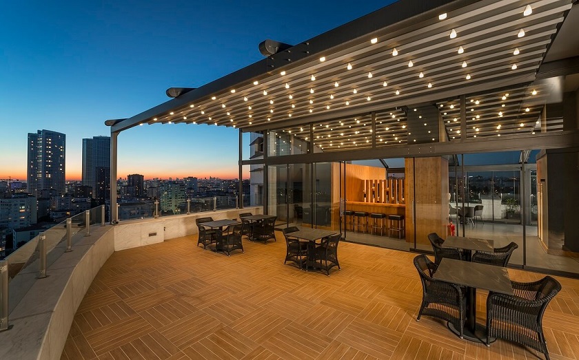 The classic elegance of awnings, canopies & pergolas 