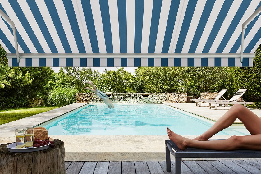 Stylish manual retractable  awnings
