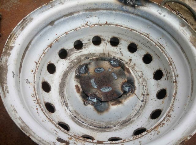 мангал из старых автомобильных дисков