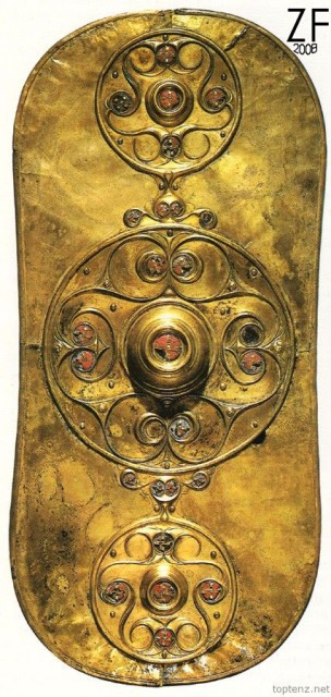 Щит эллиптической формы(The Battersea Shield was found in the area around Chelsea Bridge)