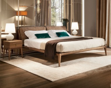 Кровать из массива дерева от итальянской фабрики Selva